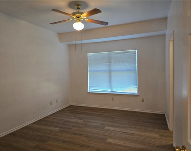 8701 Weiser Dr - Photo Thumbnail 25