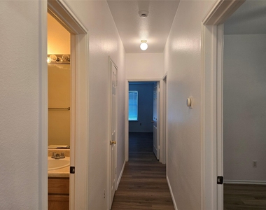 8701 Weiser Dr - Photo Thumbnail 20