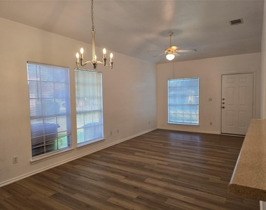 8701 Weiser Dr - Photo Thumbnail 4