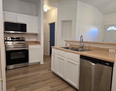 8701 Weiser Dr - Photo Thumbnail 14