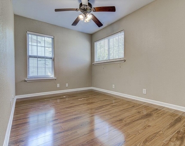 1410 Kamar Dr - Photo Thumbnail 10