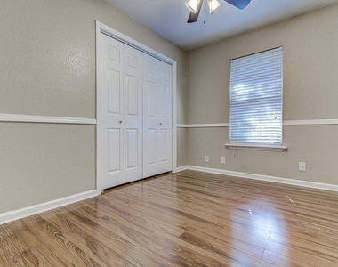 1410 Kamar Dr - Photo Thumbnail 13