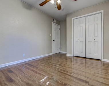 1410 Kamar Dr - Photo Thumbnail 9