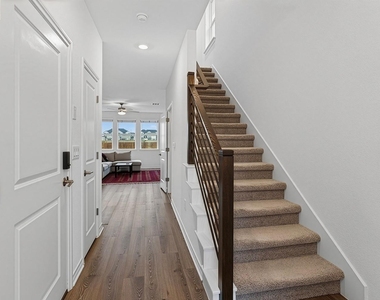 2911 St Regis Dr - Photo Thumbnail 5