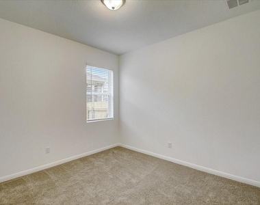 117 Lacey Oak Loop - Photo Thumbnail 28