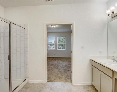 117 Lacey Oak Loop - Photo Thumbnail 26