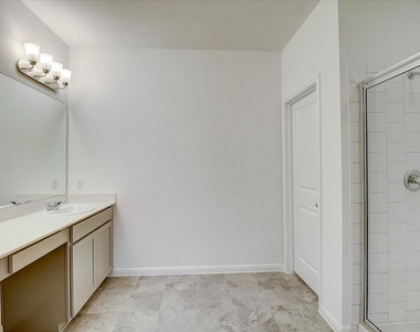 117 Lacey Oak Loop - Photo Thumbnail 25