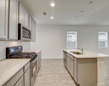 117 Lacey Oak Loop - Photo Thumbnail 1