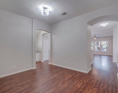 2985 Overland St - Photo Thumbnail 2