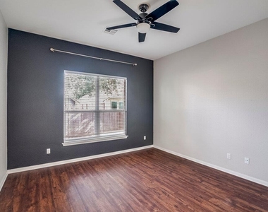 2985 Overland St - Photo Thumbnail 10