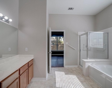 2985 Overland St - Photo Thumbnail 12