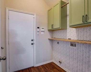 2985 Overland St - Photo Thumbnail 18