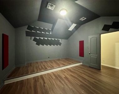 4126 Green Vista Pl - Photo Thumbnail 15