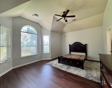 4126 Green Vista Pl - Photo Thumbnail 6