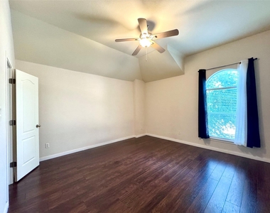 4126 Green Vista Pl - Photo Thumbnail 10