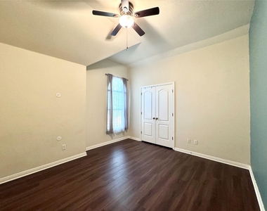 4126 Green Vista Pl - Photo Thumbnail 11