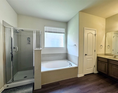 4126 Green Vista Pl - Photo Thumbnail 7
