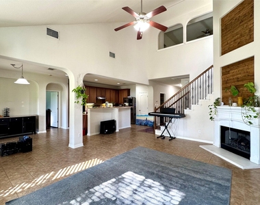 4126 Green Vista Pl - Photo Thumbnail 5