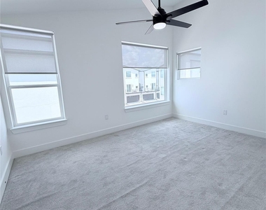 1417 Kramer Ln - Photo Thumbnail 24