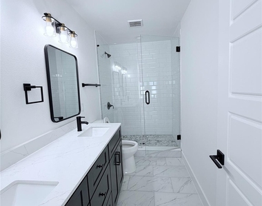 1417 Kramer Ln - Photo Thumbnail 25