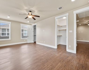 1704 Cedar Bend Dr - Photo Thumbnail 14
