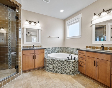 1704 Cedar Bend Dr - Photo Thumbnail 15