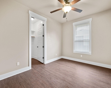 1704 Cedar Bend Dr - Photo Thumbnail 20