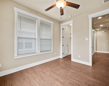 1704 Cedar Bend Dr - Photo Thumbnail 18