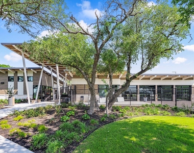 201 Paradise Canyon Dr - Photo Thumbnail 7