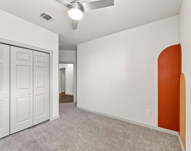 4712 Canongate Dr - Photo Thumbnail 10
