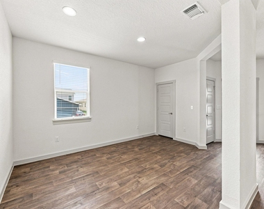 4712 Canongate Dr - Photo Thumbnail 13