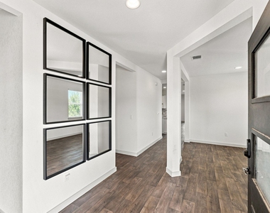 4712 Canongate Dr - Photo Thumbnail 2