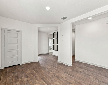4712 Canongate Dr - Photo Thumbnail 14