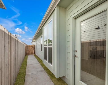 9505 Morning Iris Dr - Photo Thumbnail 26
