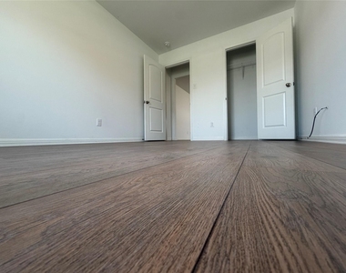 18300 Speculator Ln - Photo Thumbnail 3