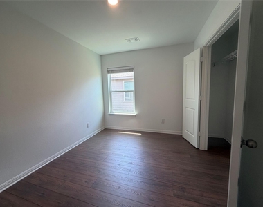 18300 Speculator Ln - Photo Thumbnail 8