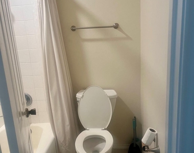 426 Sailmaster St - Photo Thumbnail 7