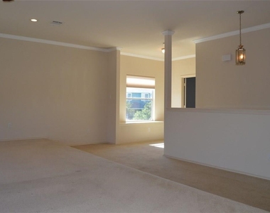 8312 Minnesota Ln - Photo Thumbnail 12