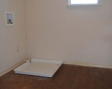 8312 Minnesota Ln - Photo Thumbnail 16