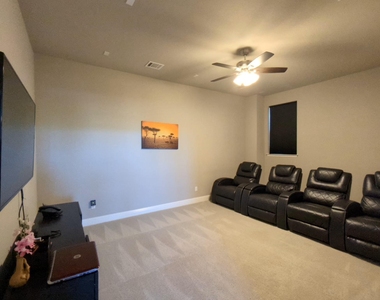 204 Southern Carina Dr - Photo Thumbnail 8