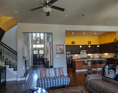 204 Southern Carina Dr - Photo Thumbnail 4