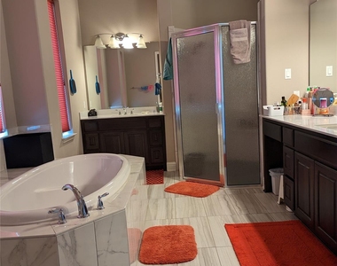 204 Southern Carina Dr - Photo Thumbnail 6