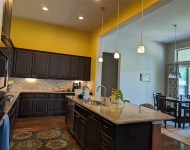 204 Southern Carina Dr - Photo Thumbnail 5