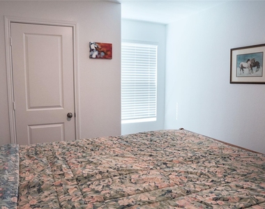 13804 Knights Branch Dr - Photo Thumbnail 17