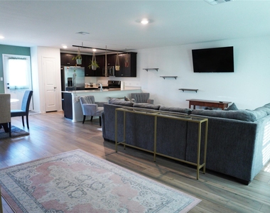 13804 Knights Branch Dr - Photo Thumbnail 1