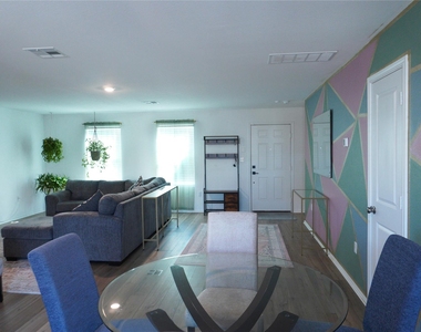 13804 Knights Branch Dr - Photo Thumbnail 4