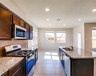 226 Trailside Ln - Photo Thumbnail 11