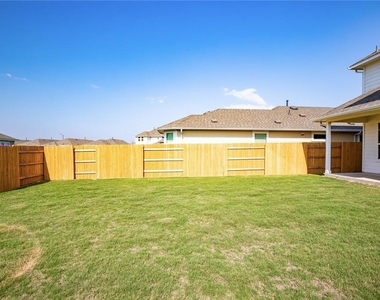 226 Trailside Ln - Photo Thumbnail 28