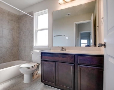 226 Trailside Ln - Photo Thumbnail 21