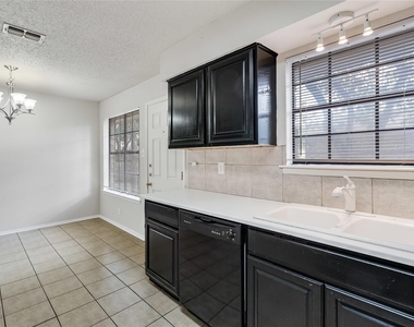 3801 Foust Trl - Photo Thumbnail 8